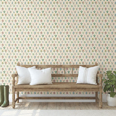 Hawthorne Traditional Wallpaper - Cream, Swatch