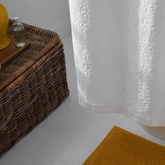 Leaf Matelassé Shower Curtain - White