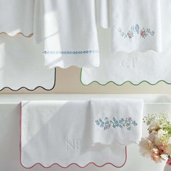 Embroidered Scallop Bath Towel - Flower
