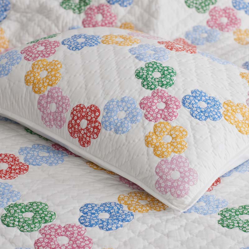 Daisy Patch Quilt - White Multi, Full/Queen