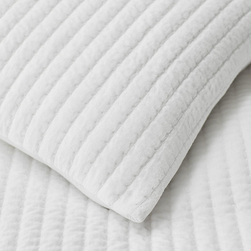 Straight Stitch Velvet Quilt - White, King