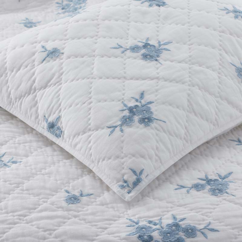 Brinda Floral Quilt - White, King/Cal. King