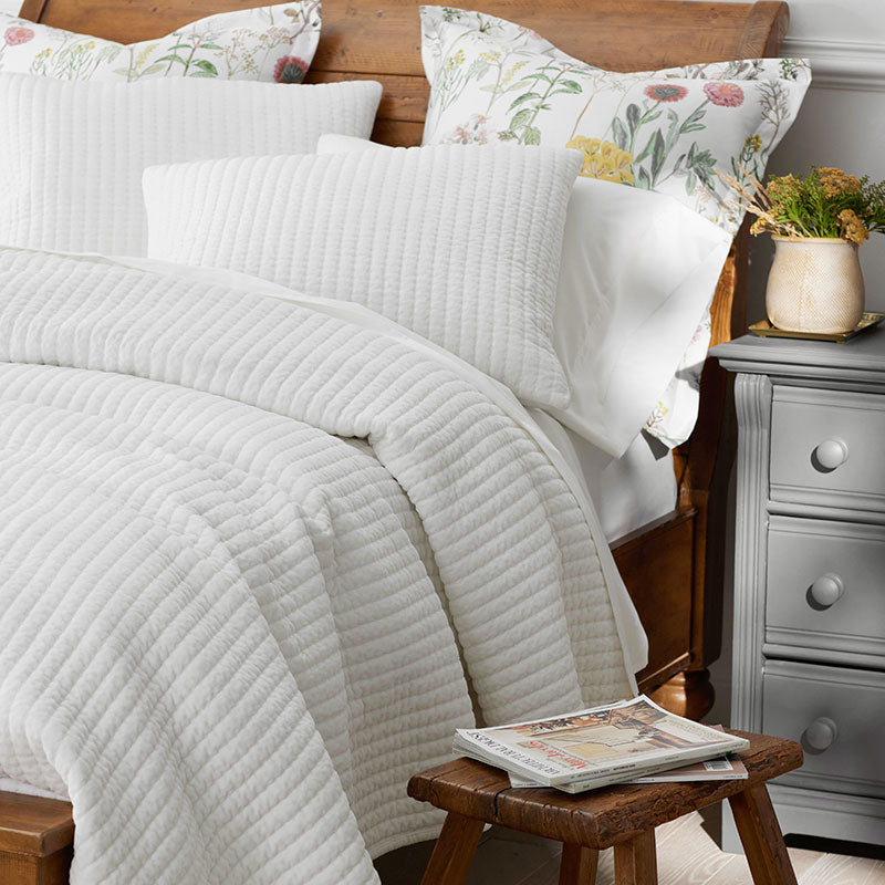 Straight Stitch Velvet Quilt - White, King