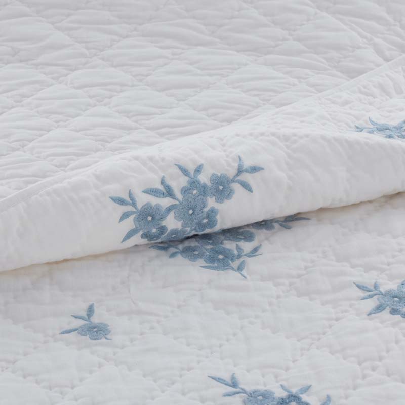 Brinda Floral Quilt - White, Twin/Twin XL