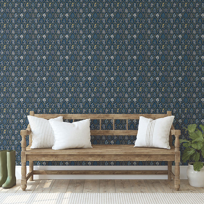 Hawthorne Traditional Wallpaper - Gold, Swatch