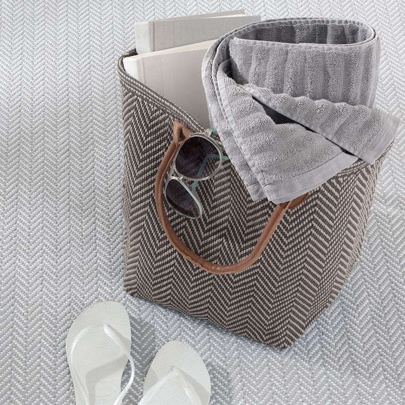 Herringbone Handwoven Reversible Indoor/Outdoor Rug - Gray Pearl, 3' x 5'