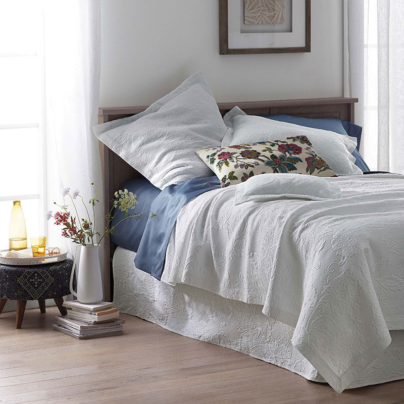Putnam Cotton Matelassé Coverlet - Dune