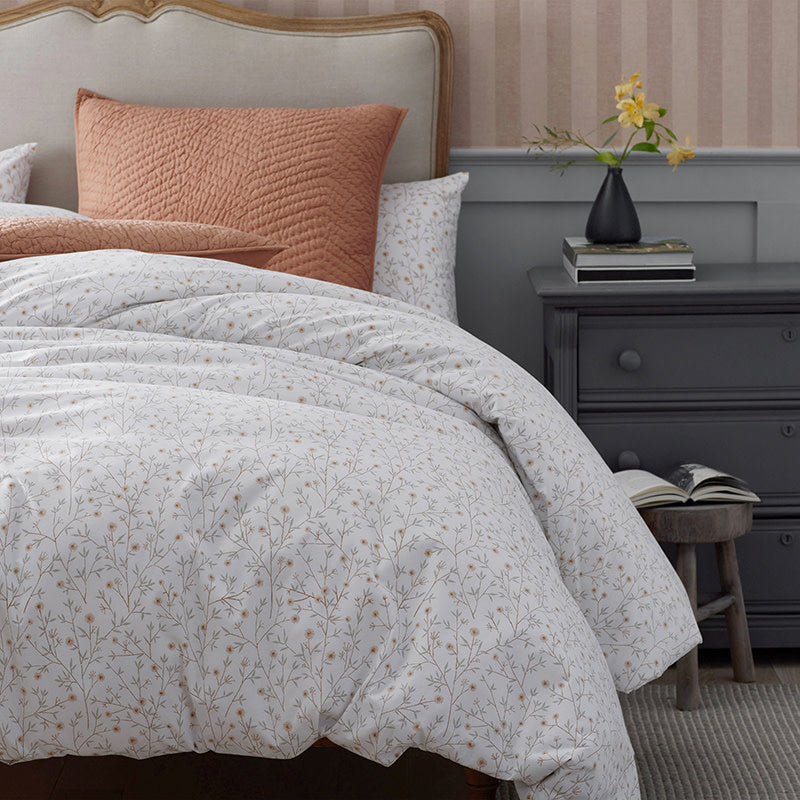 Ava Traditional Wallpaper - Stripe Clay, Swatch