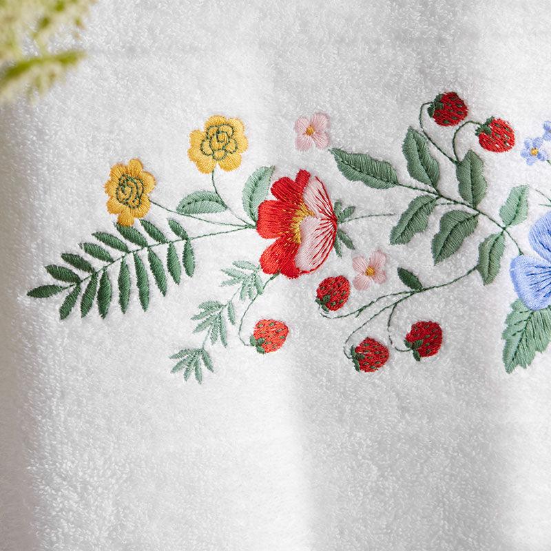 Strawberry Fields Embroidered Bath Towel - White