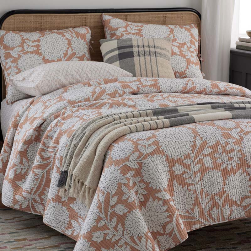 Feliciana Chrysanthemum Reversible Quilted Sham - Clay, King