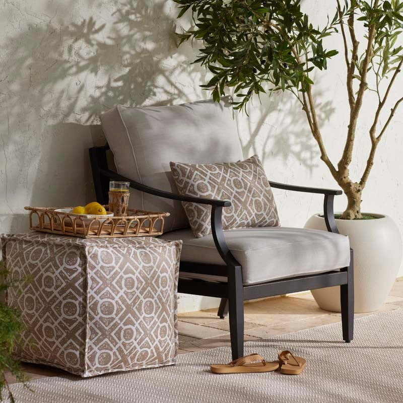 Herringbone Handwoven Reversible Indoor/Outdoor Rug - Linen, 8' x 10'