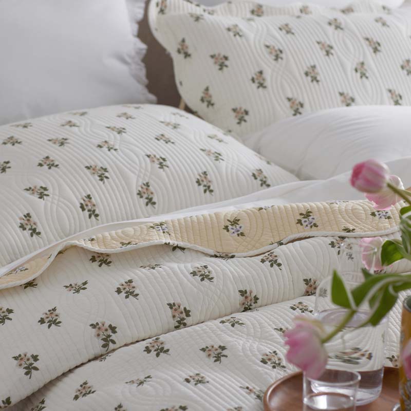 Flower Delight Reversible Quilt - Ivory, Twin/Twin XL