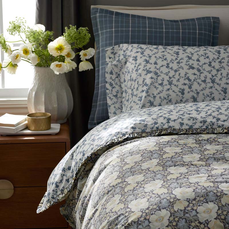 Tapestry Floral Reversible Garment Washed Cotton Percale Comforter Set - Ivory Multi, King/Cal. King