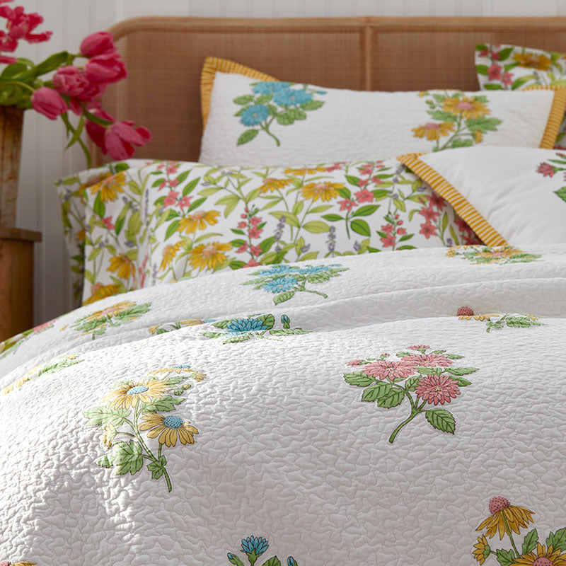 Lily Garden Quilted Coverlet - White Multi, Full/Queen