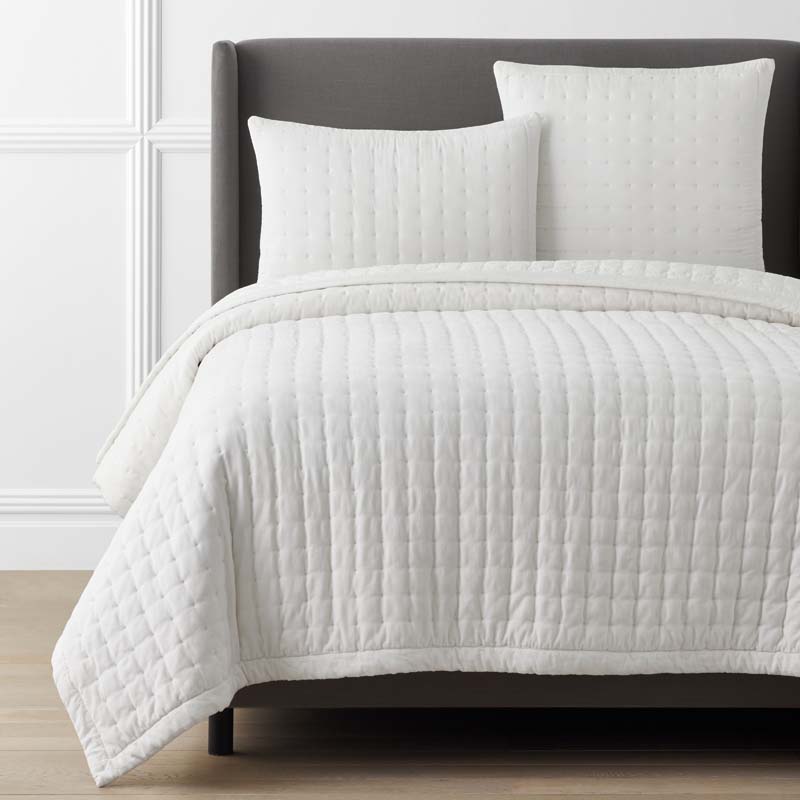 Tufted Stitch Velvet Quilt - White, King/Cal. King