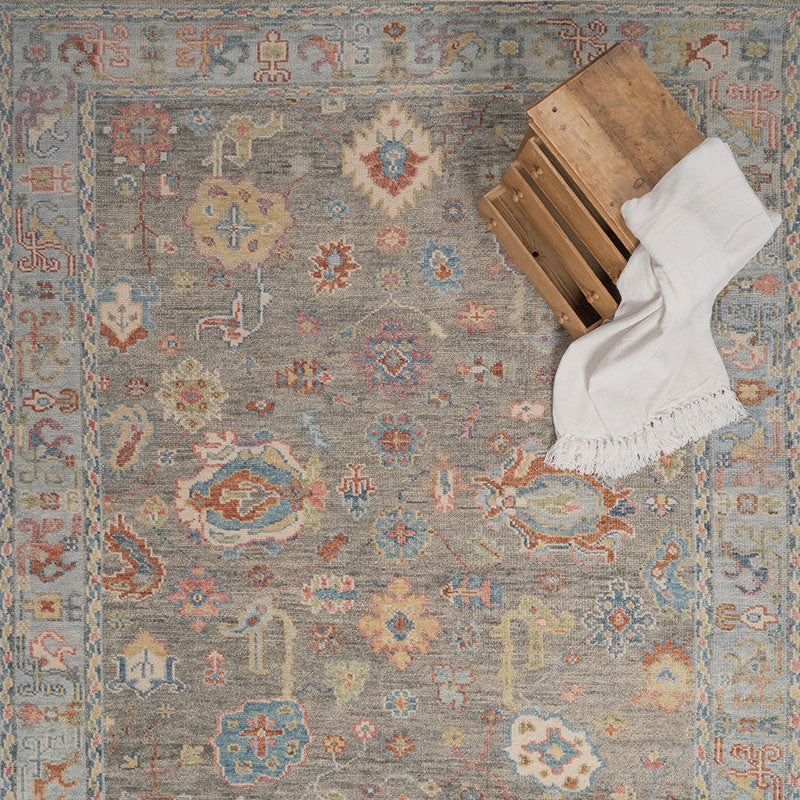 Hand Knotted Traditional Wool Rug - Silver, 3' x 5'