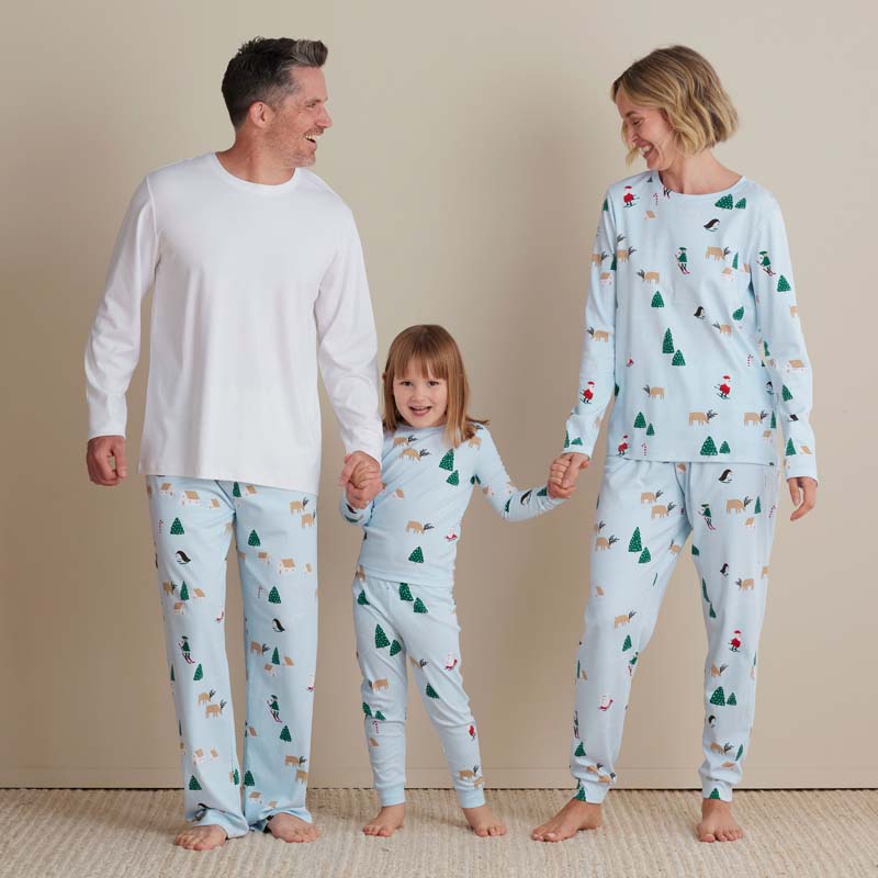 Family Printed Peruvian Cotton Men's Pajama Set - Santa's Ski Dash, M