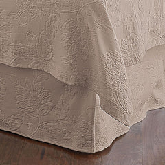Putnam Cotton Matelassé 14 in. Drop Bed Skirt - Dune