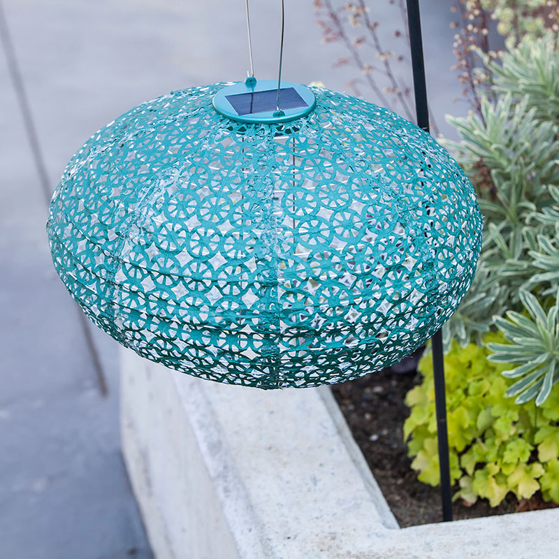 Soji™ Stella Oval Solar Outdoor Lantern, 9"
