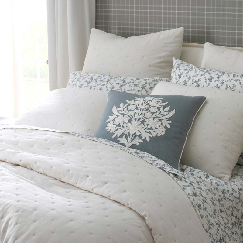Petite Tufted Quilt - Off White, Full/Queen