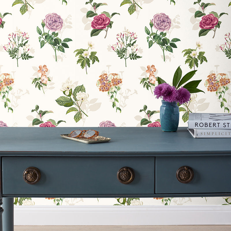 Cameilla Floral Traditional Wallpaper - Ivory, Swatch