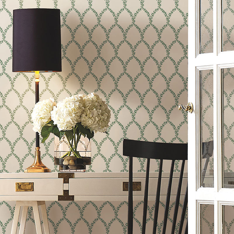 Laurel Traditional Wallpaper - Green, Roll