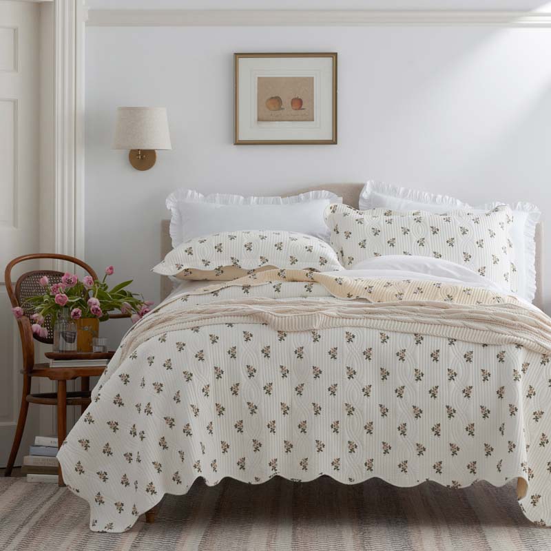 Flower Delight Reversible Quilt - Ivory, Full/Queen