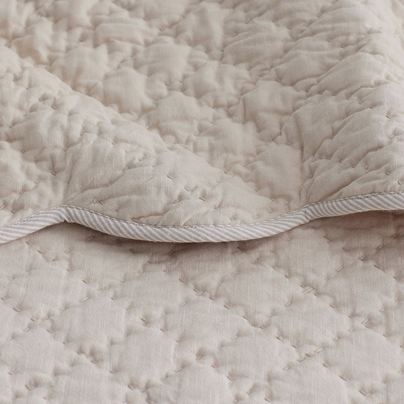 Scallop Quilt - Linen, Full/Queen
