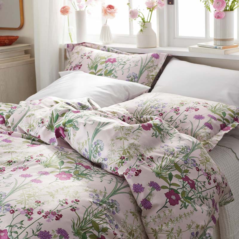 Bloom Meadow Classic Smooth Sateen Comforter - Blush, Full/Queen