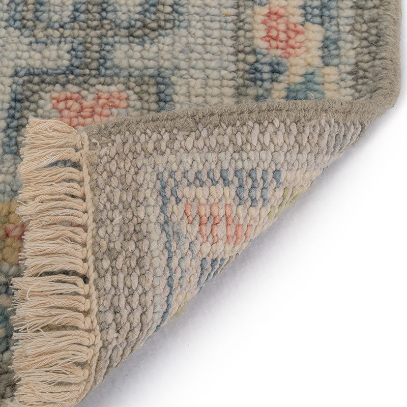 Hand Knotted Traditional Wool Rug - Silver, 3' x 5'