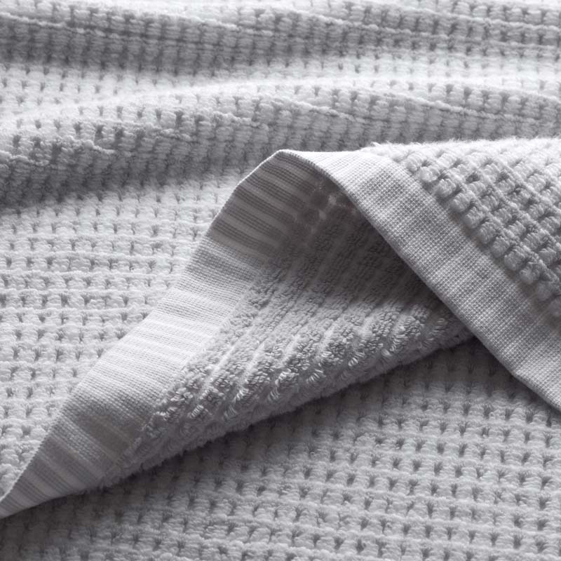 Textured Dot Bath Towel - Silver