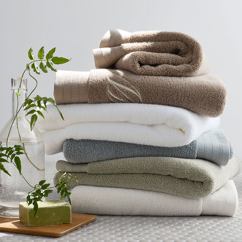 Plush Spa Solid 4-Piece Bath & Hand Towel Set - Mocha