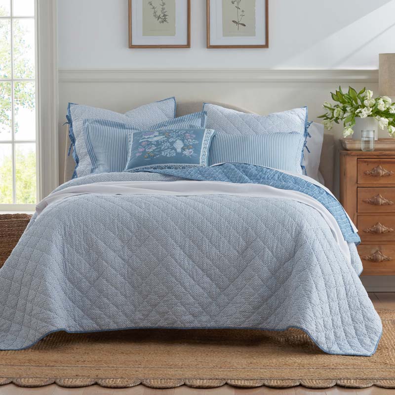 Tira Geo Reversible Quilt - Blue, Twin/Twin XL