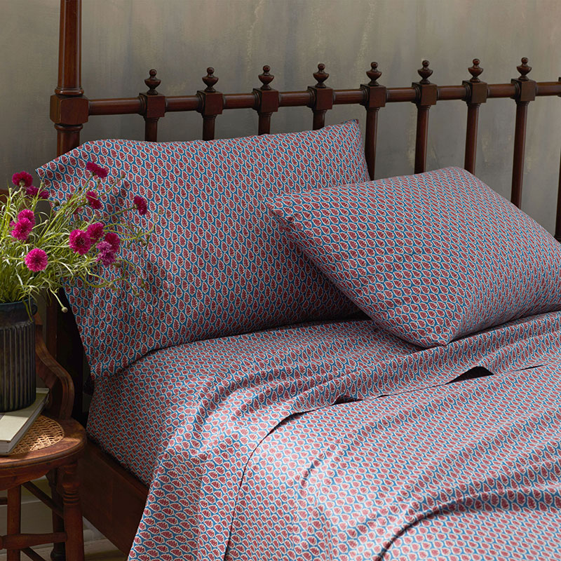 Butti Floral Premium Smooth Sateen Flat Bed Sheet - Red/Blue, Queen