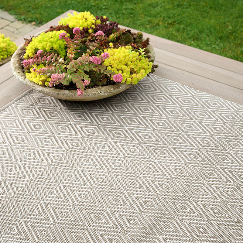 Diamond Handwoven Indoor/Outdoor Rug - Platinum, 8' x 10'