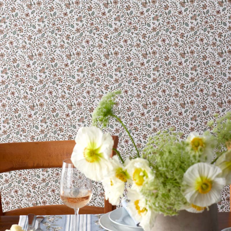 Garden Patch Floral Traditional Wallpaper - Multi, Roll