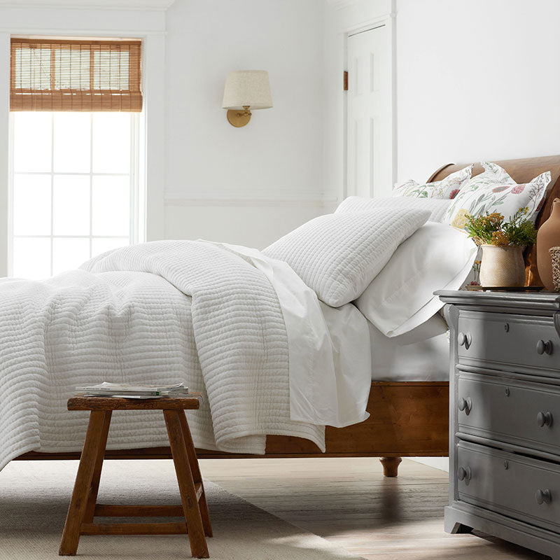 Straight Stitch Velvet Quilt - White, King