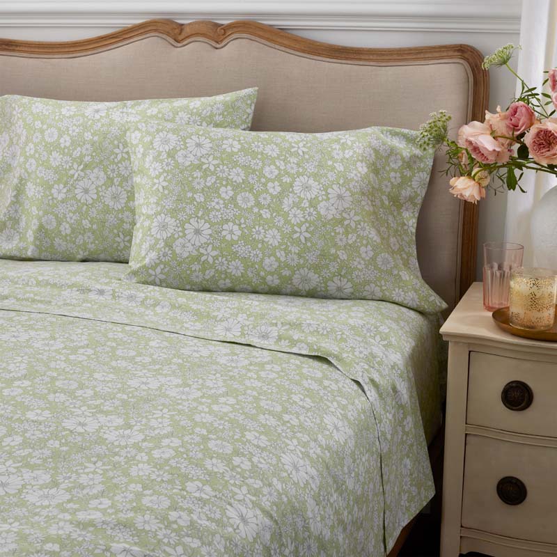 Misty Meadow Floral Classic Smooth Sateen Bed Sheet Set - Green, Queen