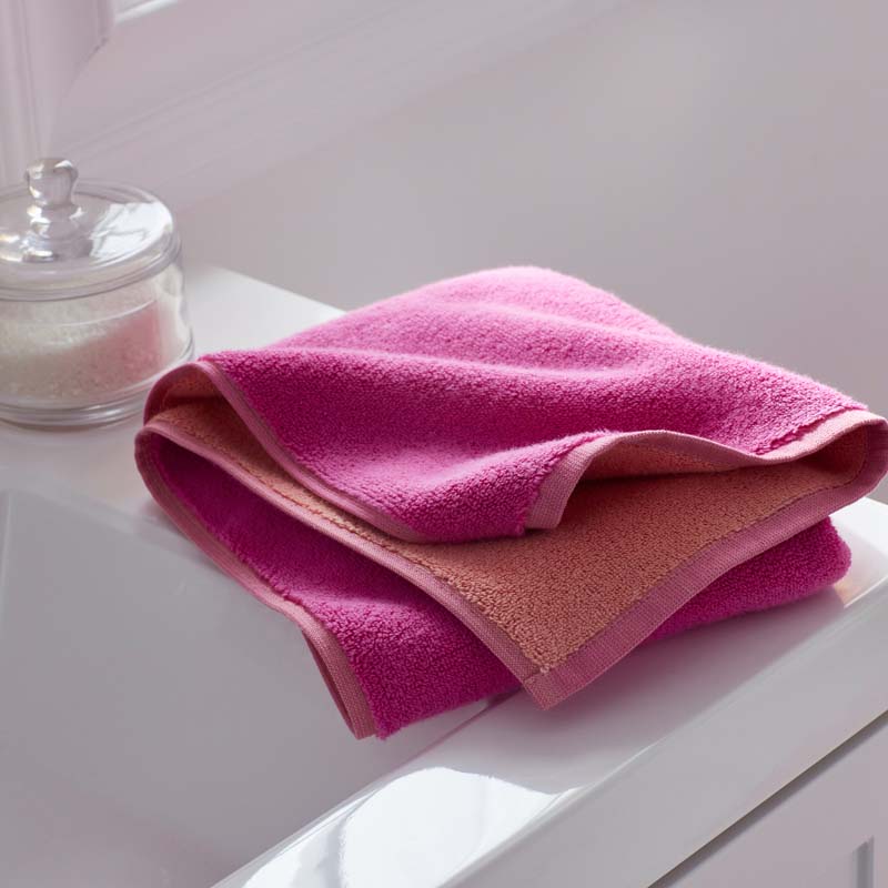 Reversible Solid Bath Towel - Magenta