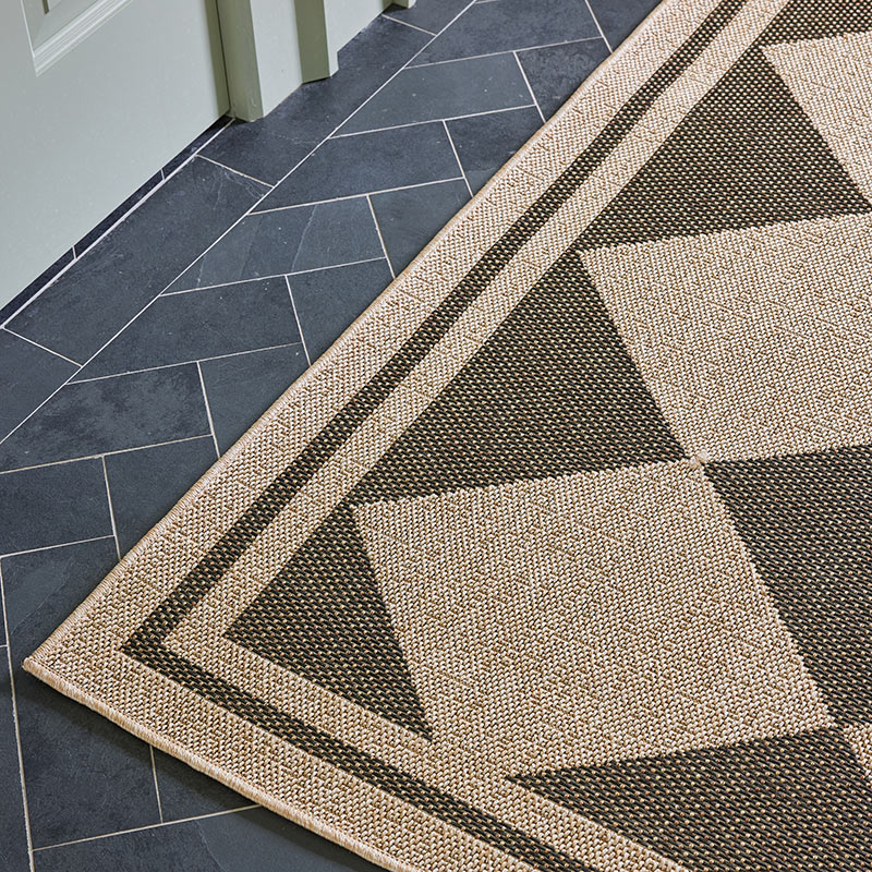 Diamond Checkered Outdoor Rug -  Black, 2' x 3'