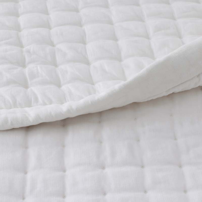 Tufted Stitch Velvet Quilt - White, Full/Queen