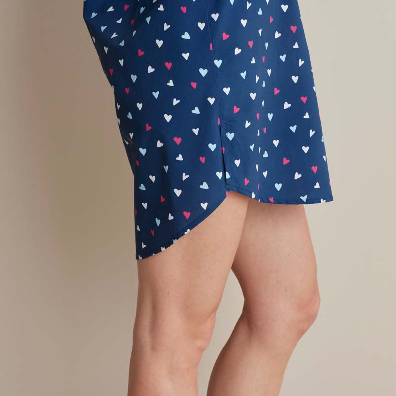 Printed Poplin Women's Nightshirt - Navy Hearts, M