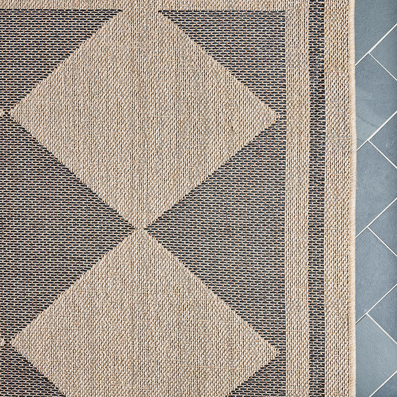 Diamond Checkered Outdoor Rug -  Black, 2' x 3'