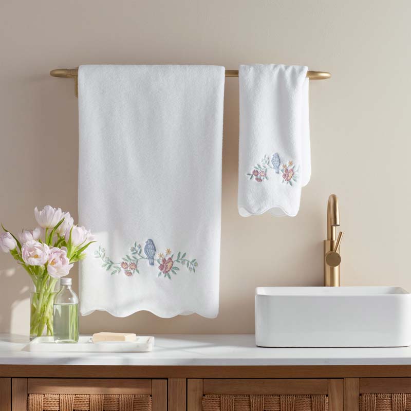 Embroidered Scallop Bath Towel - Bird