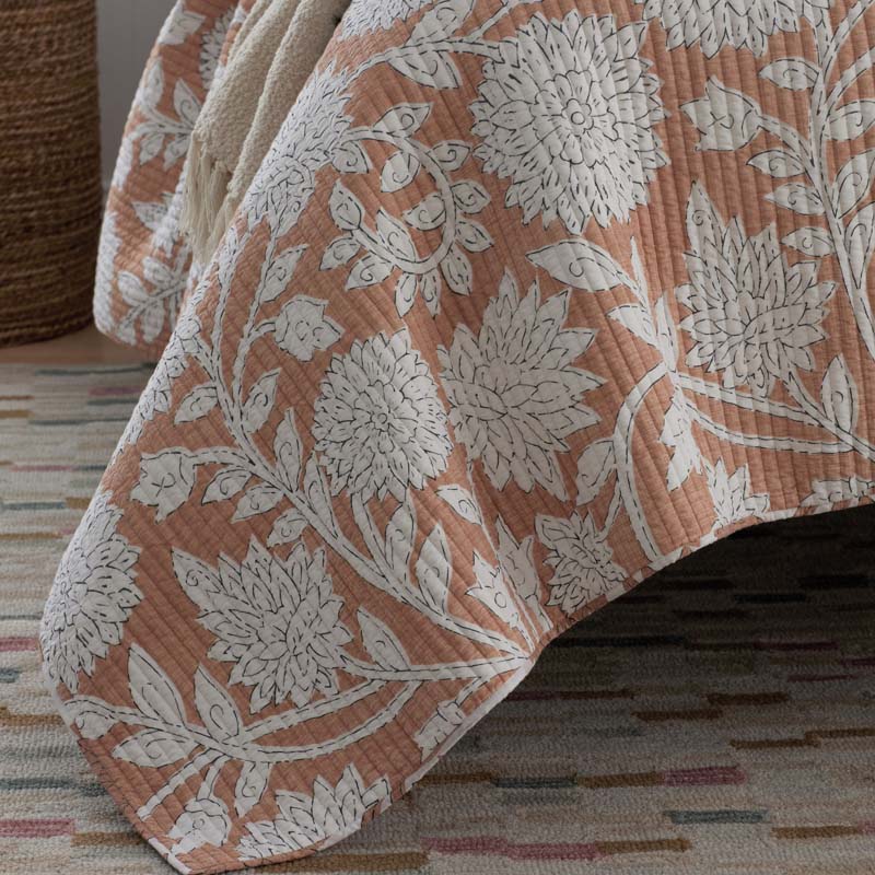 Feliciana Chrysanthemum Reversible Quilt - Clay, Twin/Twin XL