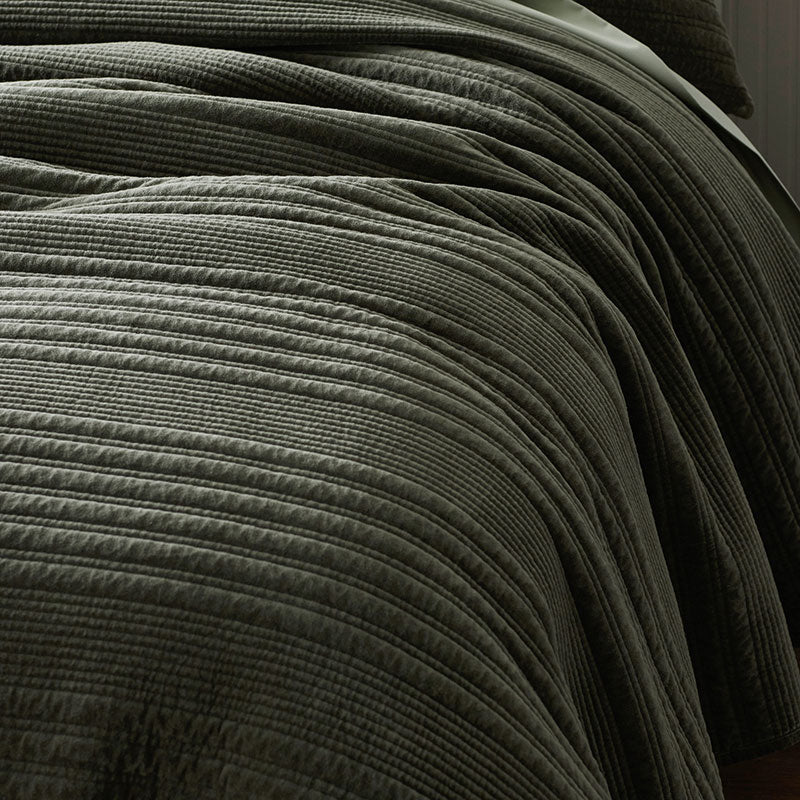 Line Stitch Velvet Quilt - Olive, King/Cal. King