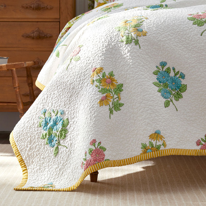 Lily Garden Quilted Coverlet - White Multi, Full/Queen