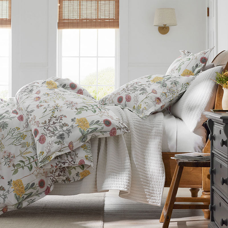 Straight Stitch Velvet Quilt - White, King