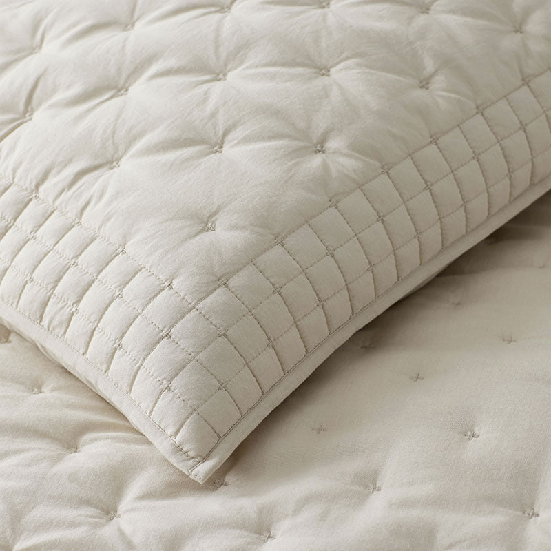 Pintuck Quilt - Oatmeal, King