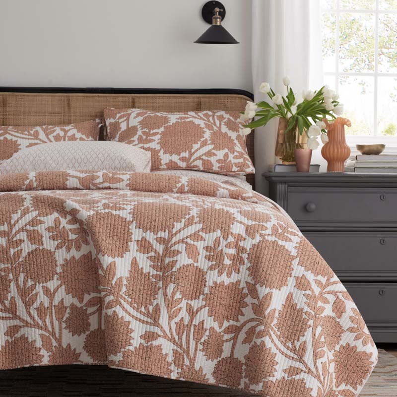 Feliciana Chrysanthemum Reversible Quilt - Clay, King/Cal. King